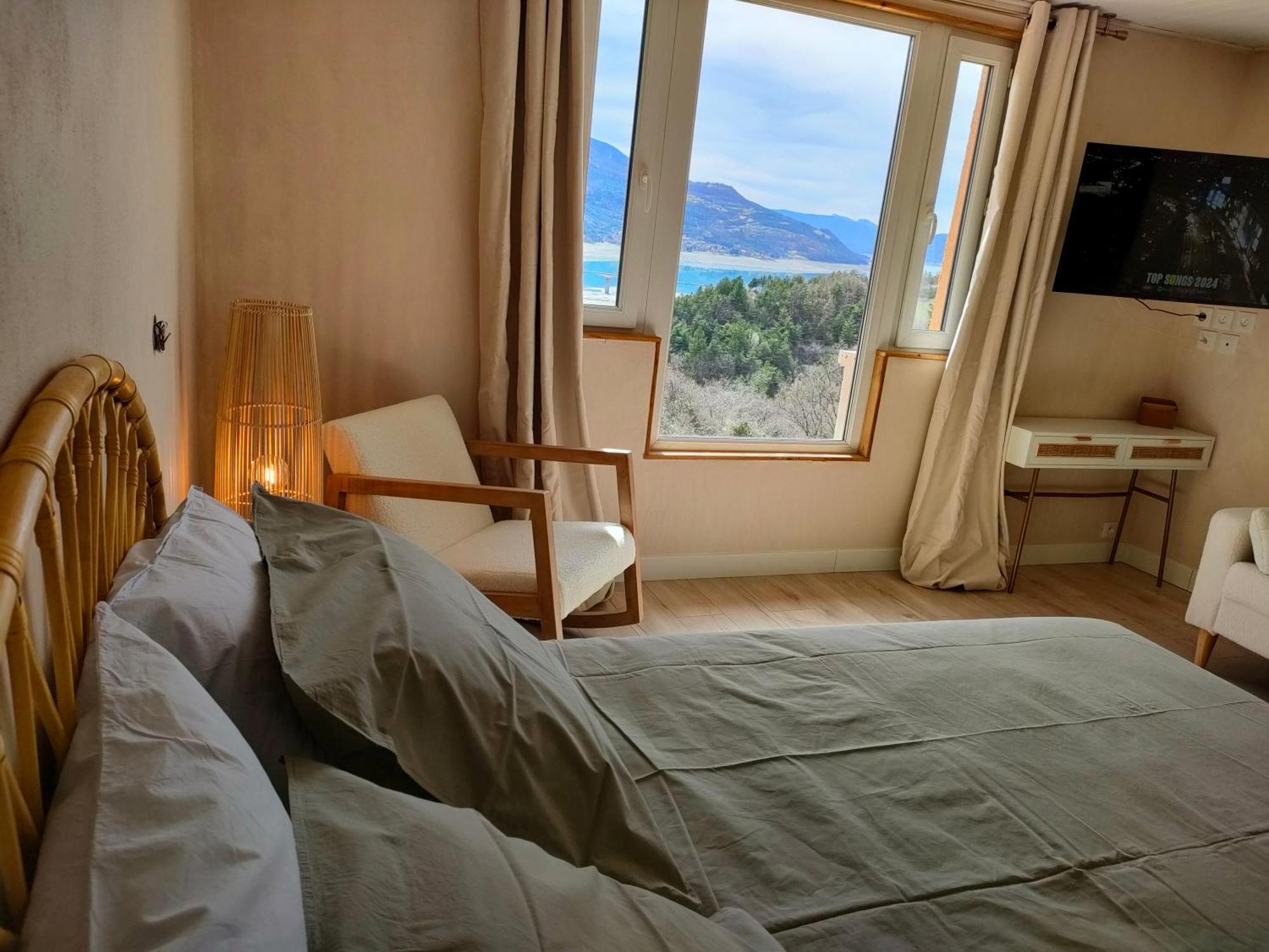 Le Cosy Du Plongeoir - T2 Neuf Avec Vue Sur Le Lac De Serre Poncon Et Grande Terrasse Avec Jardin Savines Exterior foto