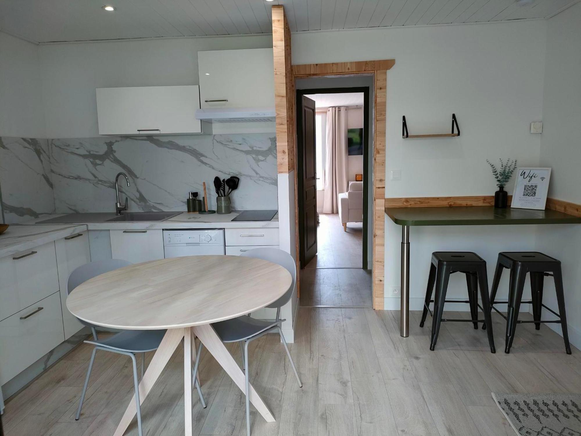 Le Cosy Du Plongeoir - T2 Neuf Avec Vue Sur Le Lac De Serre Poncon Et Grande Terrasse Avec Jardin Savines Exterior foto